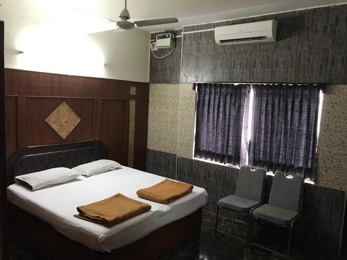 Hotel Golden Sand Velankanni Exteriör bild